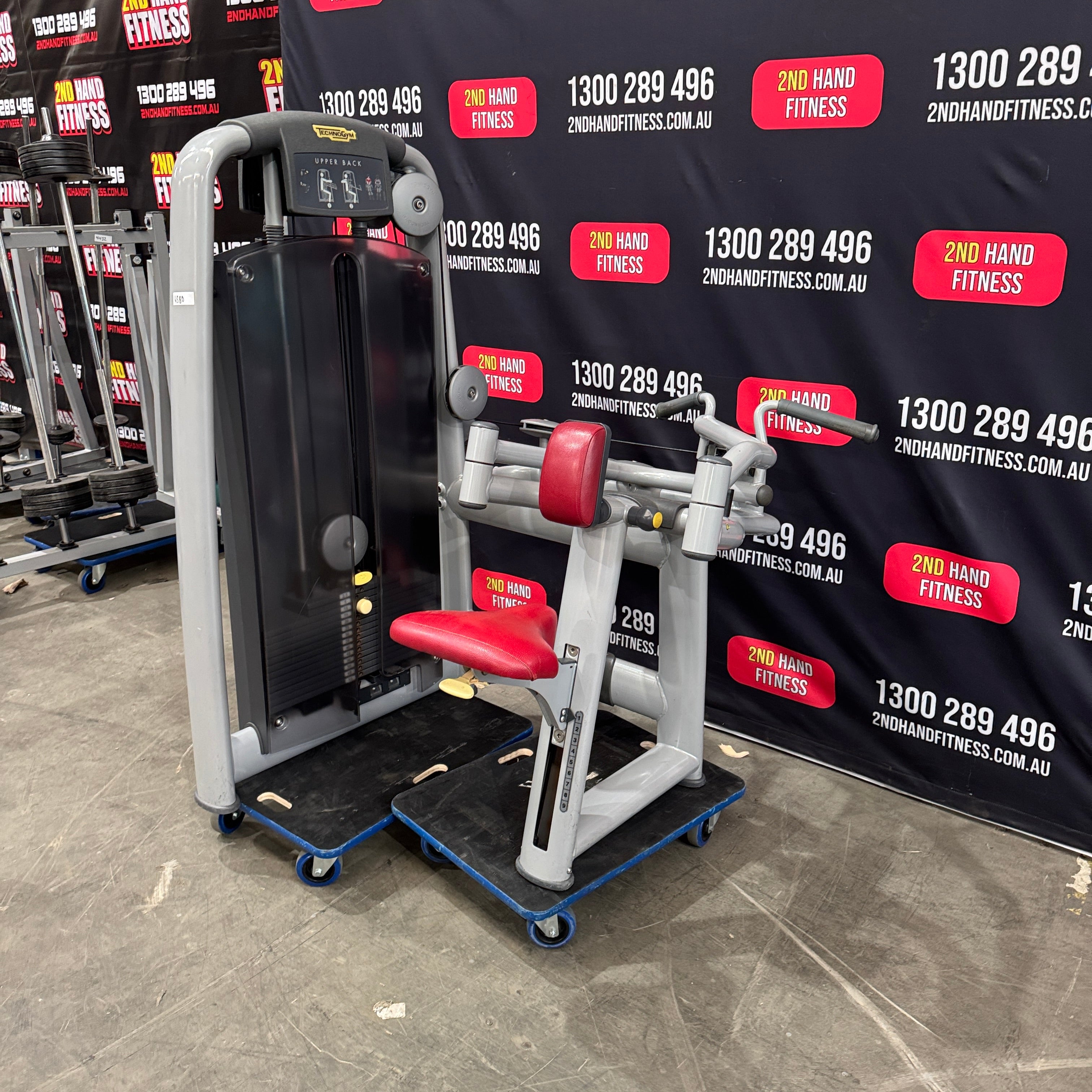 Technogym Selection Low Row - Silver Frame, Red Upholstery