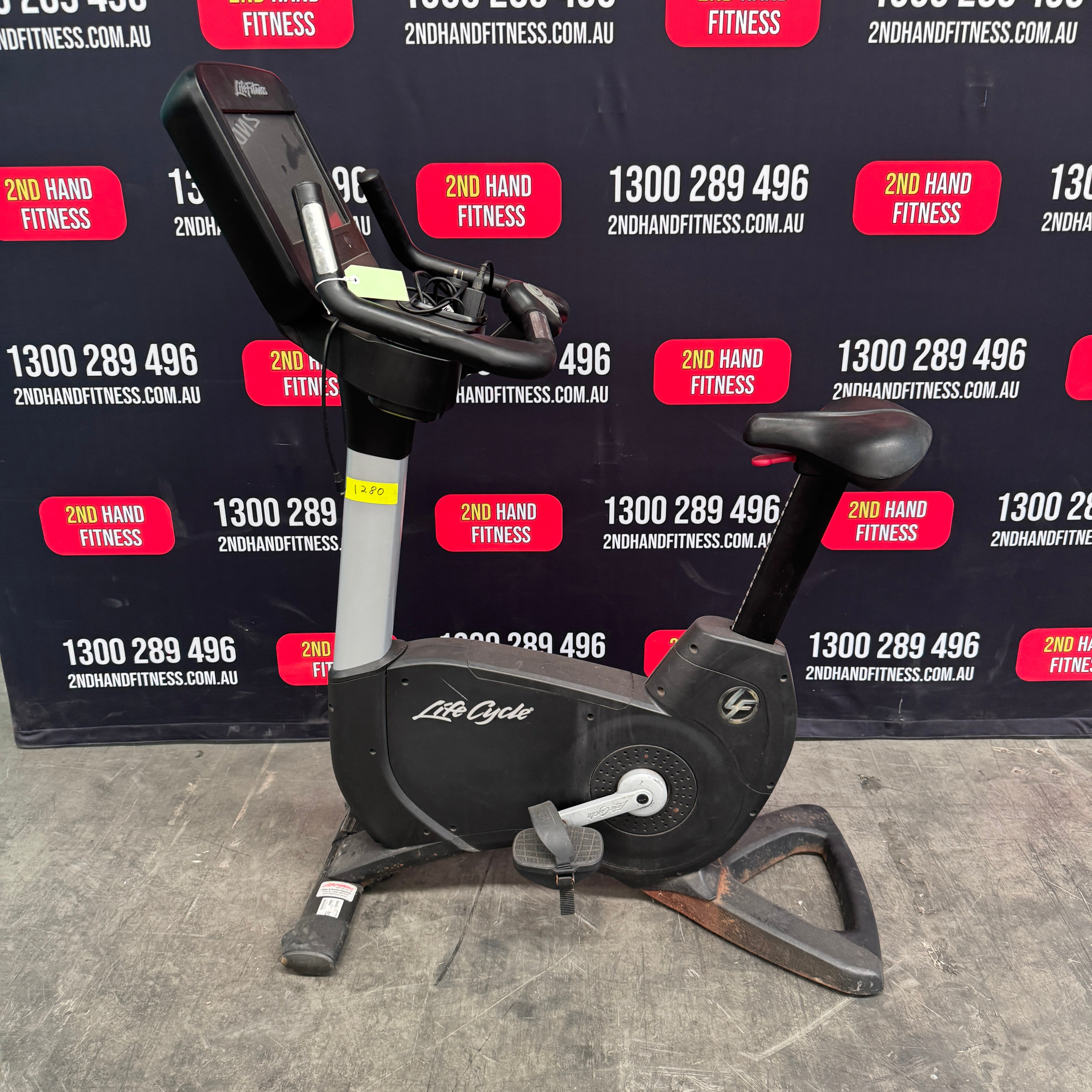 Life Fitness 95CS Upright Bike