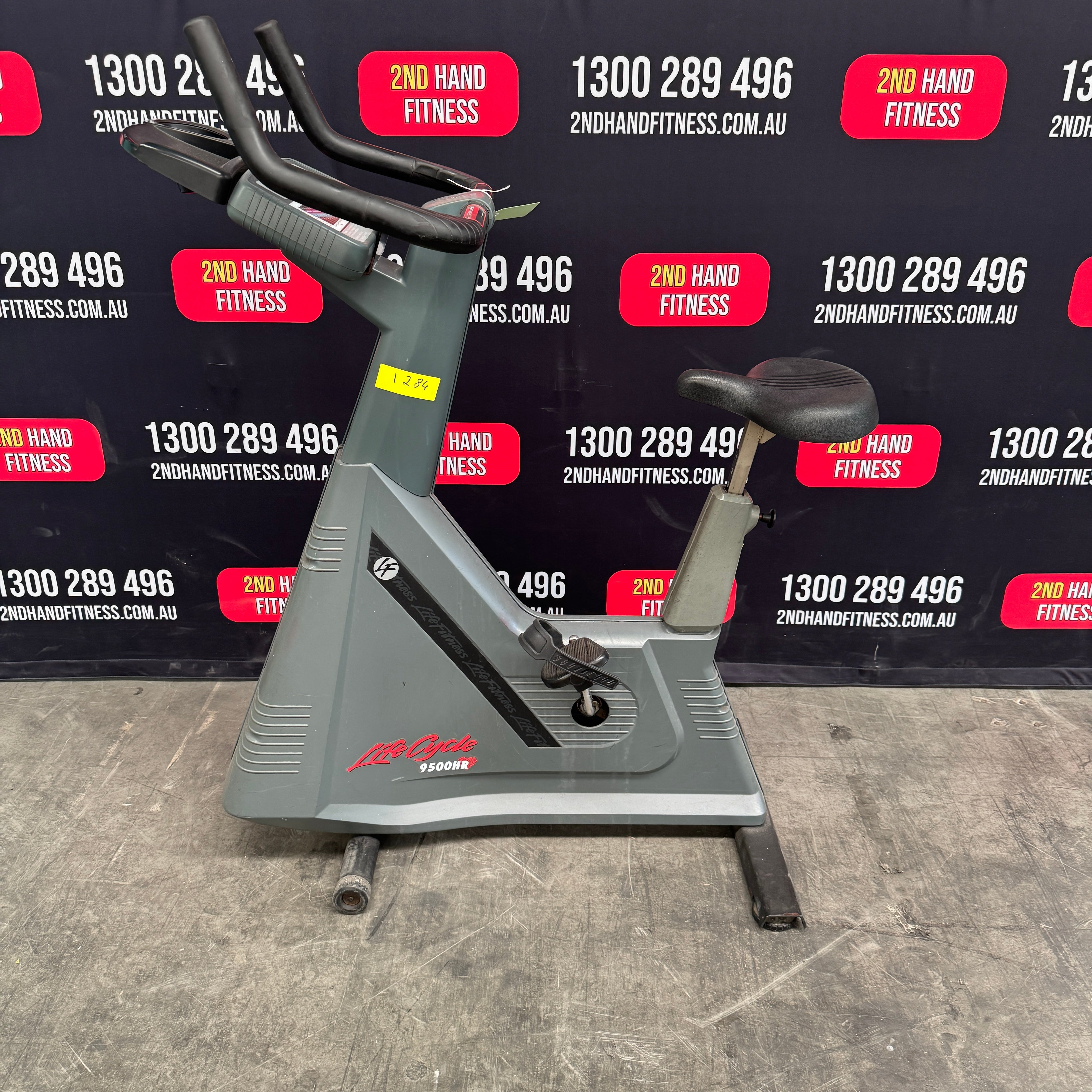 Life Fitness 9500HR Upright Bike