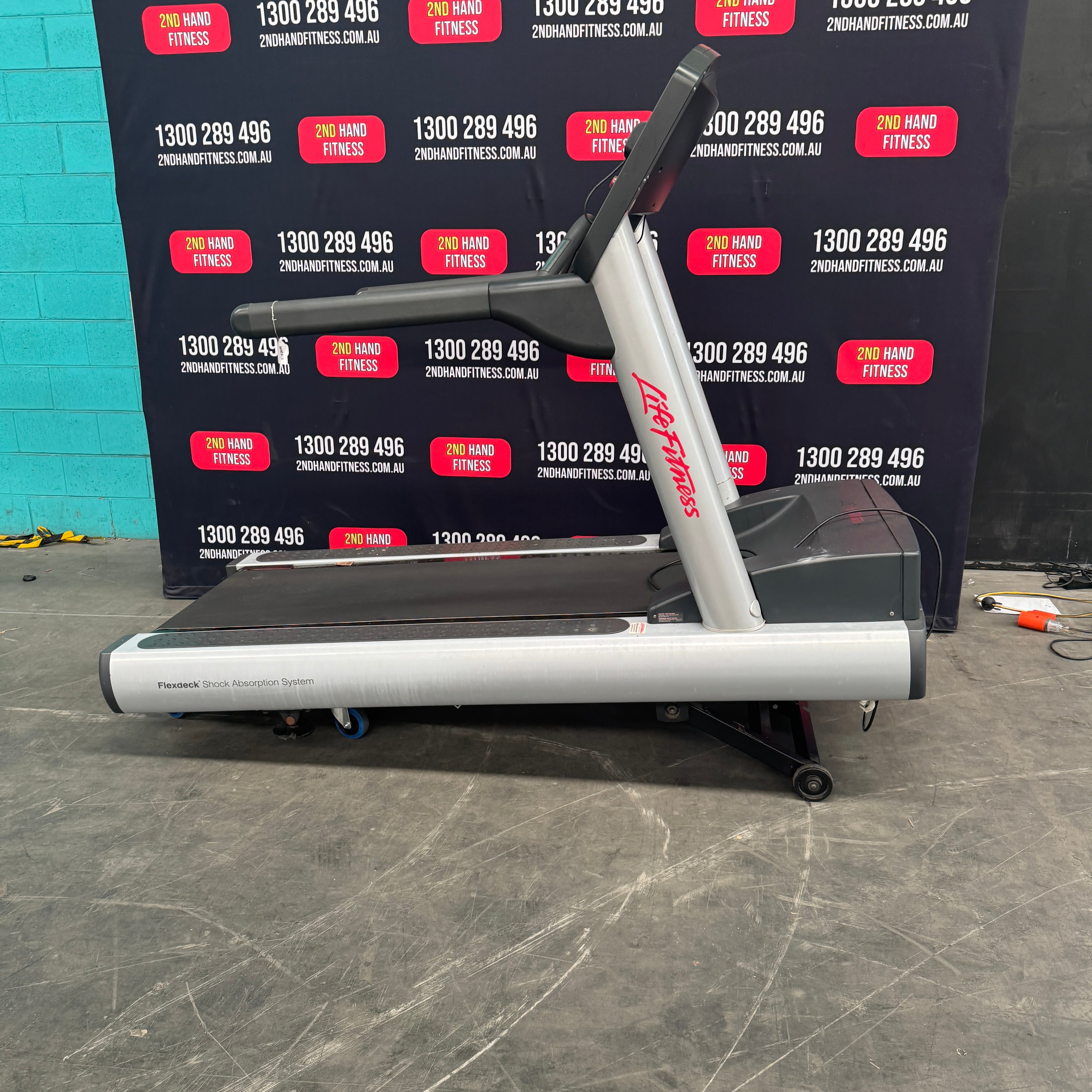 Life Fitness Club Series Treadmill