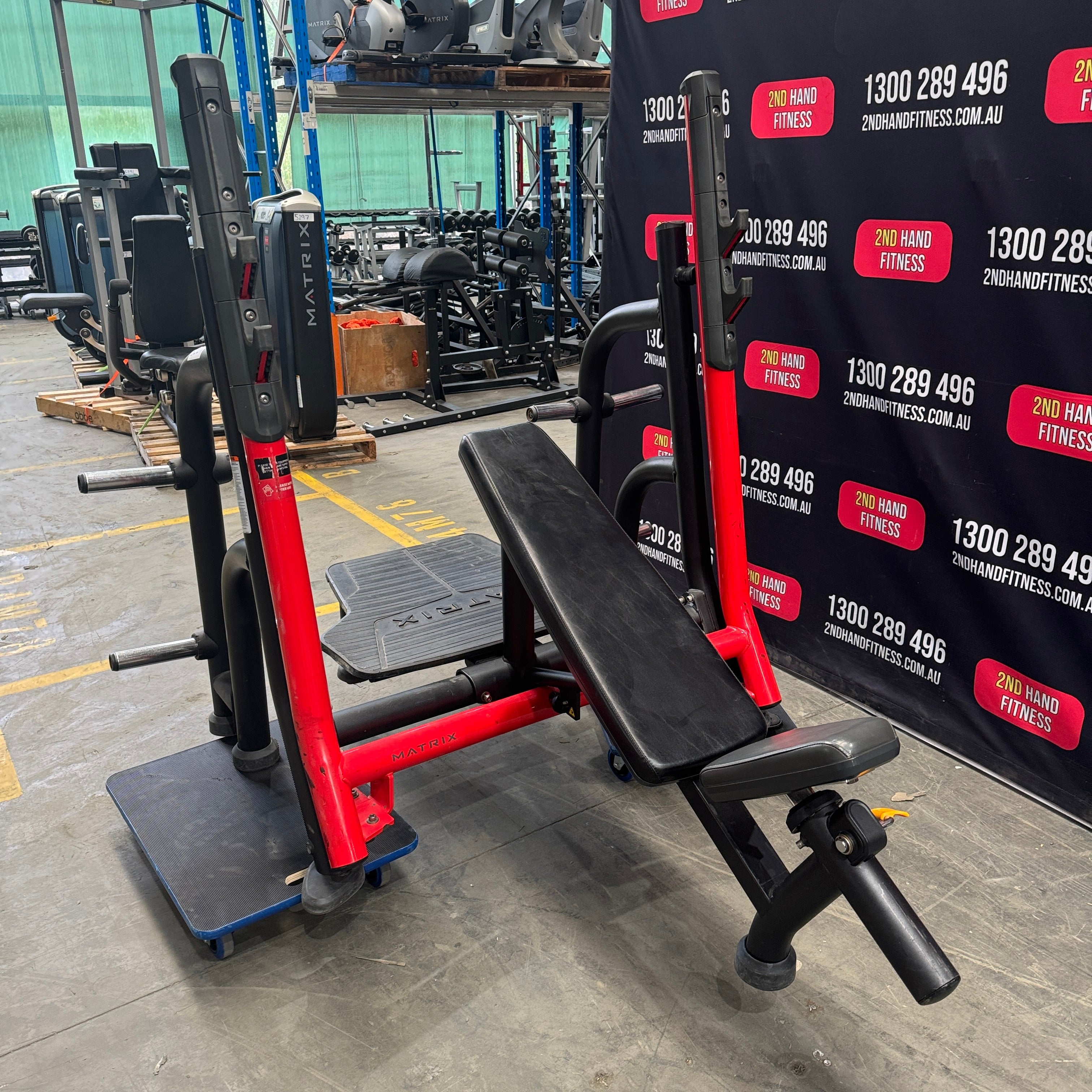 Matrix Breaker Olympic Incline Bench