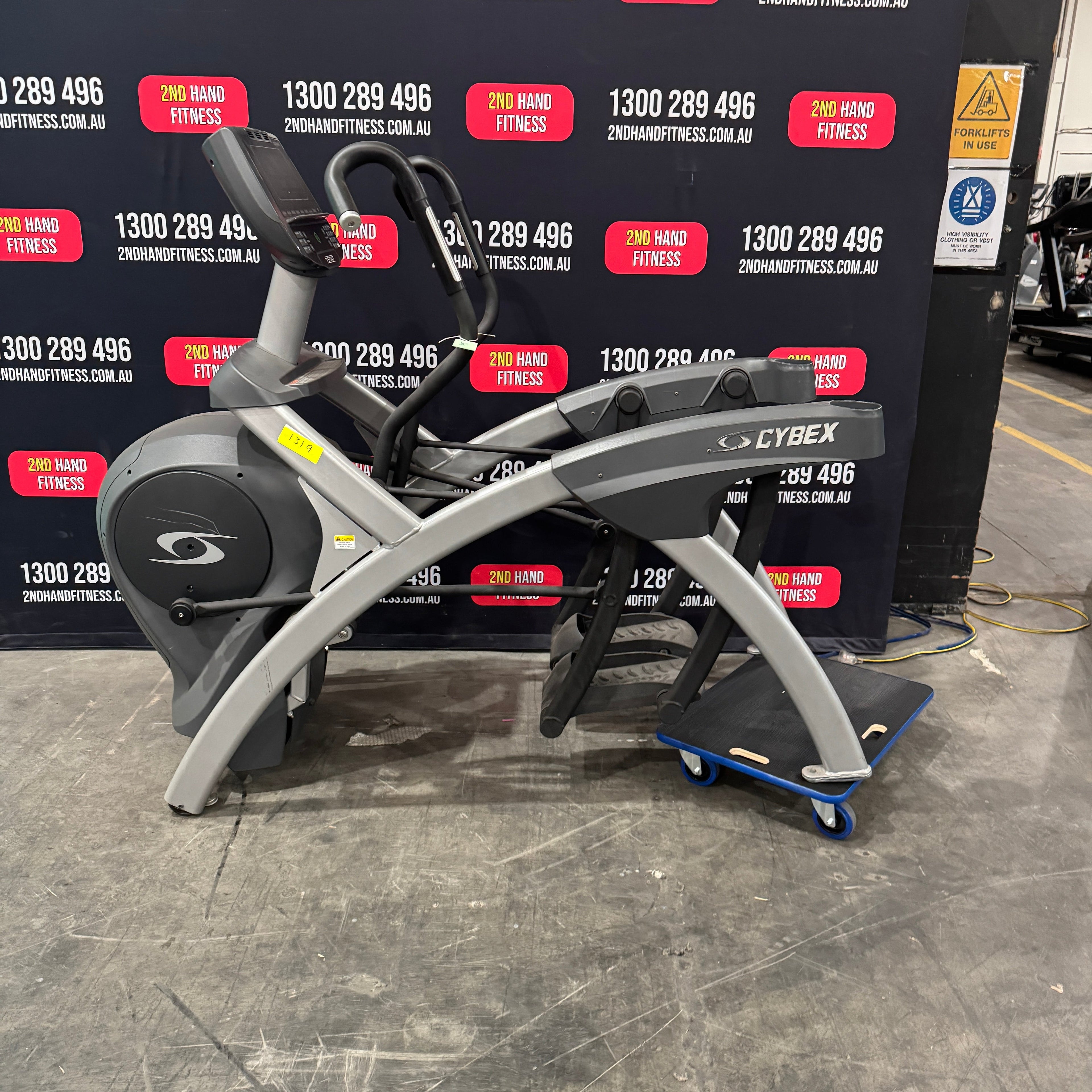 Cybex 750AT Arc Trainer